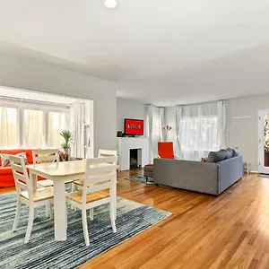 https://long-beach-house.topanaheimhotels.com